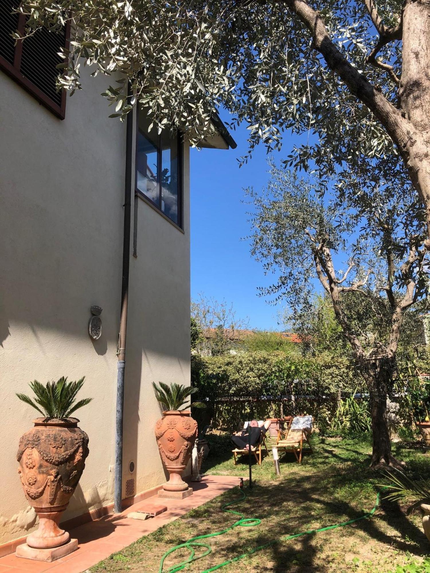 La Villa Bianca - Appartamento In Villa سيستو فيورنتينو المظهر الخارجي الصورة